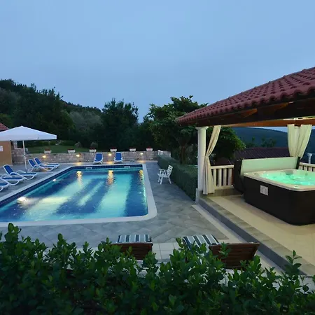 Izvor Villa *