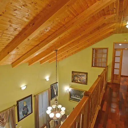 Villa Izvor *