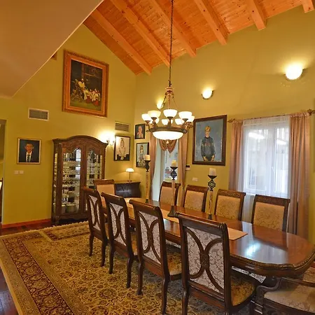 Villa Izvor *