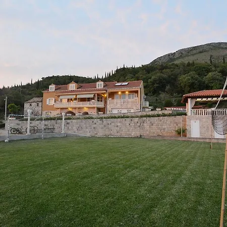 Villa Izvor *